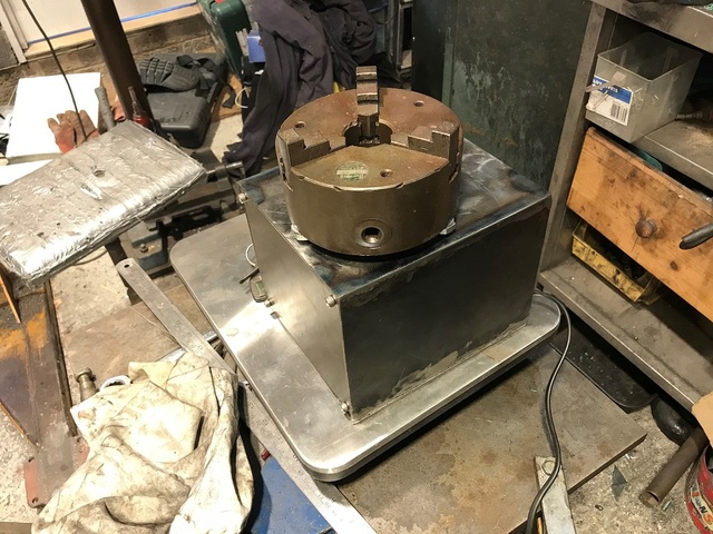 Rotary welding table outside